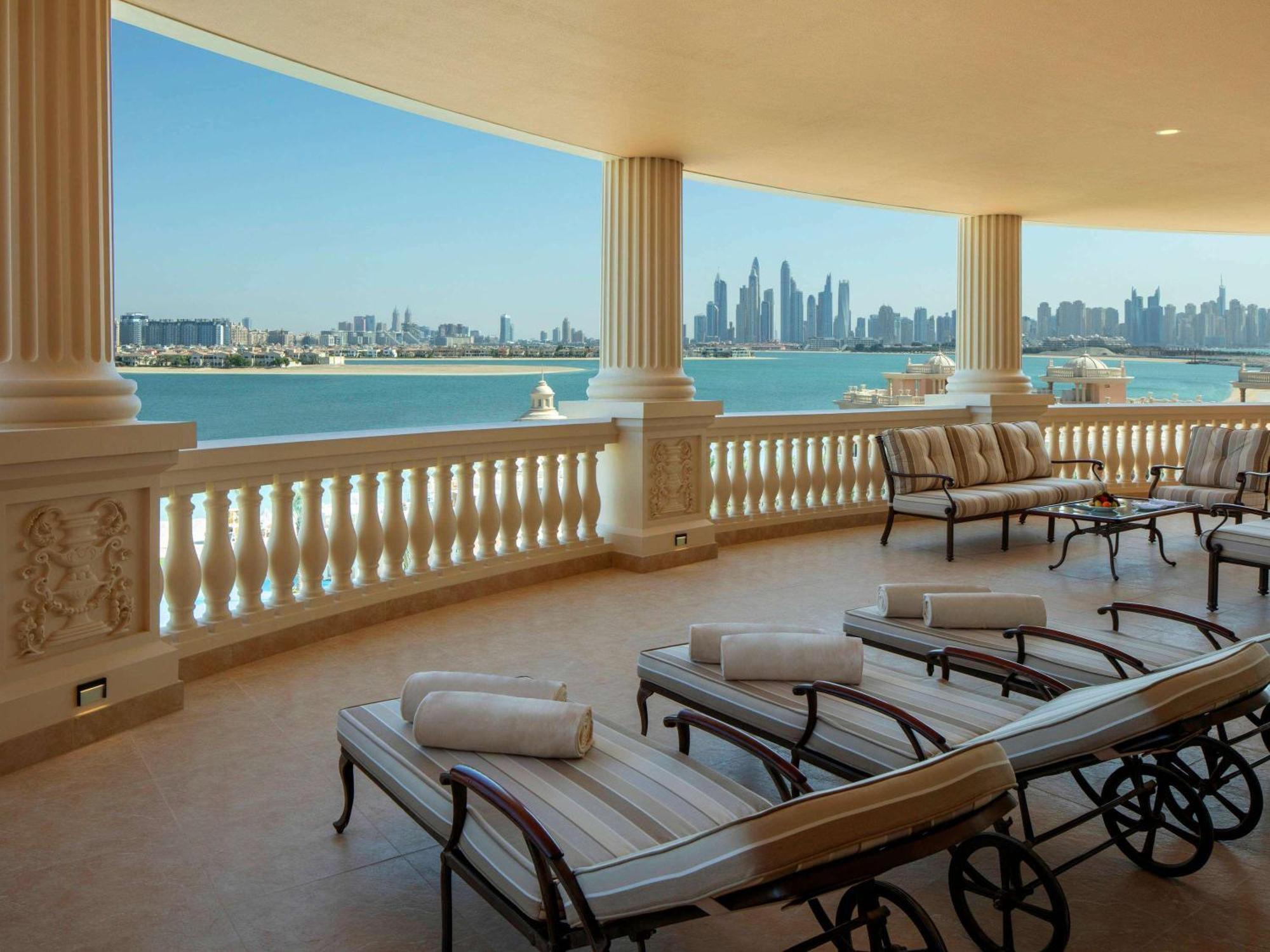 Raffles The Palm Hotel Dubai Exterior photo