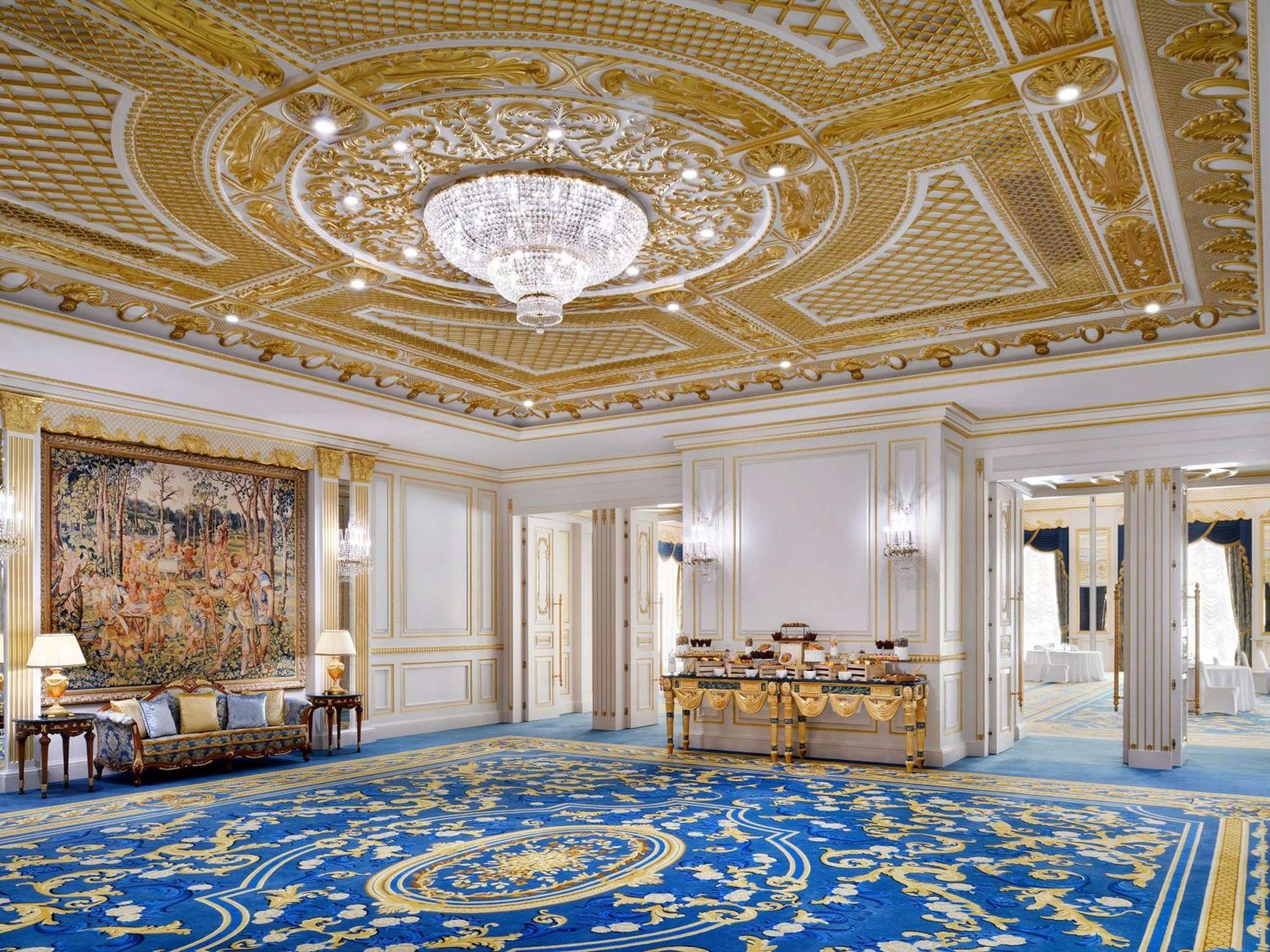 Raffles The Palm Hotel Dubai Exterior photo The interior of the hotel
