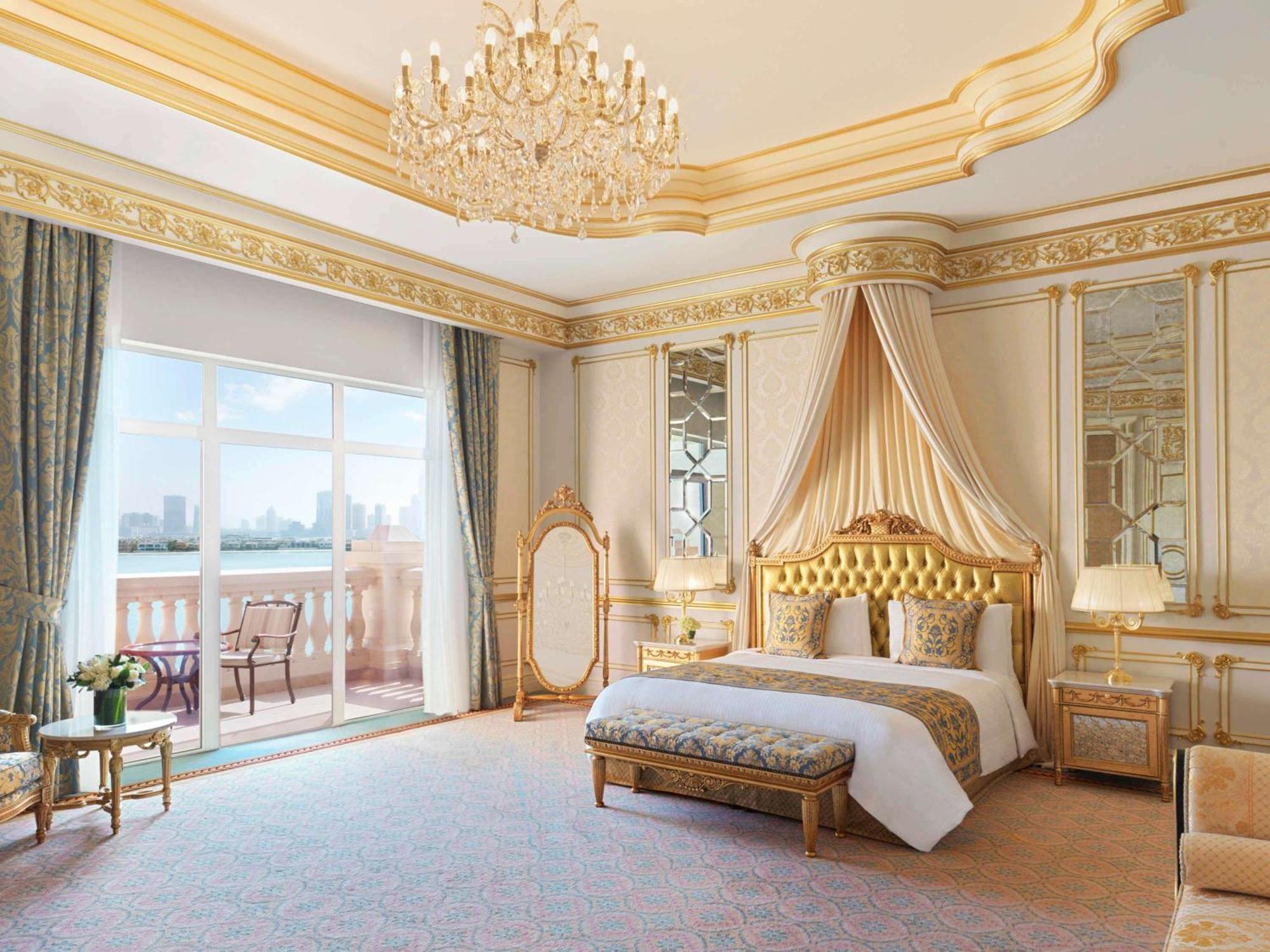 Raffles The Palm Hotel Dubai Exterior photo A bedroom at the Emirates Palace