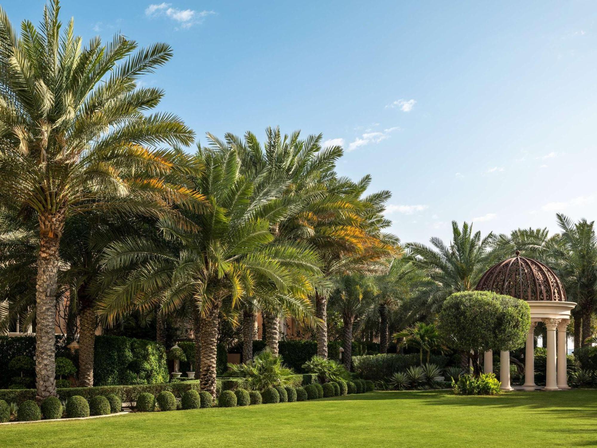 Raffles The Palm Hotel Dubai Exterior photo